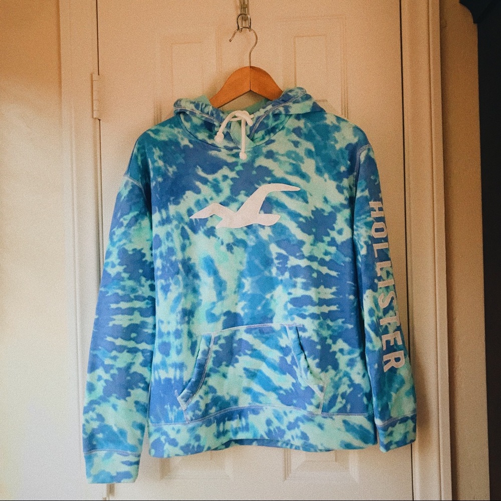 Hollister Blue Tye-Dye Sweater!